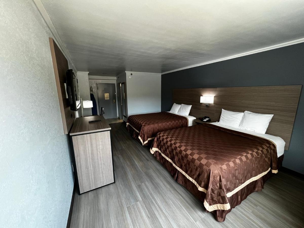 Super 8 By Wyndham Fort Worth Entertainment District Bagian luar foto