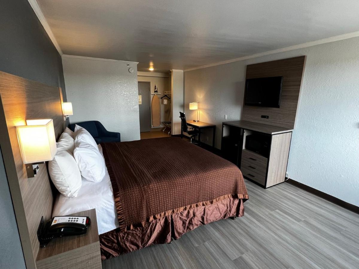 Super 8 By Wyndham Fort Worth Entertainment District Bagian luar foto