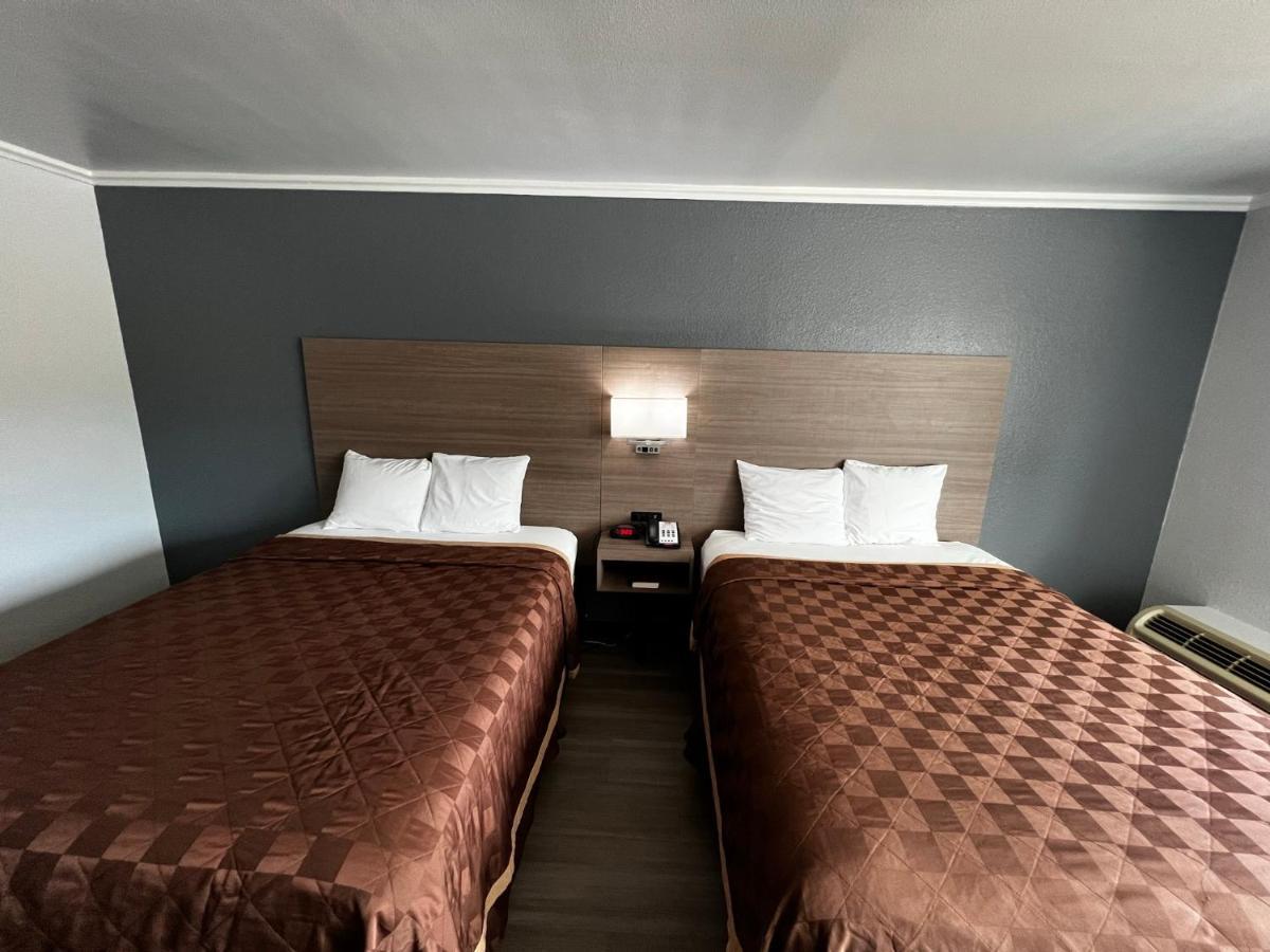 Super 8 By Wyndham Fort Worth Entertainment District Bagian luar foto