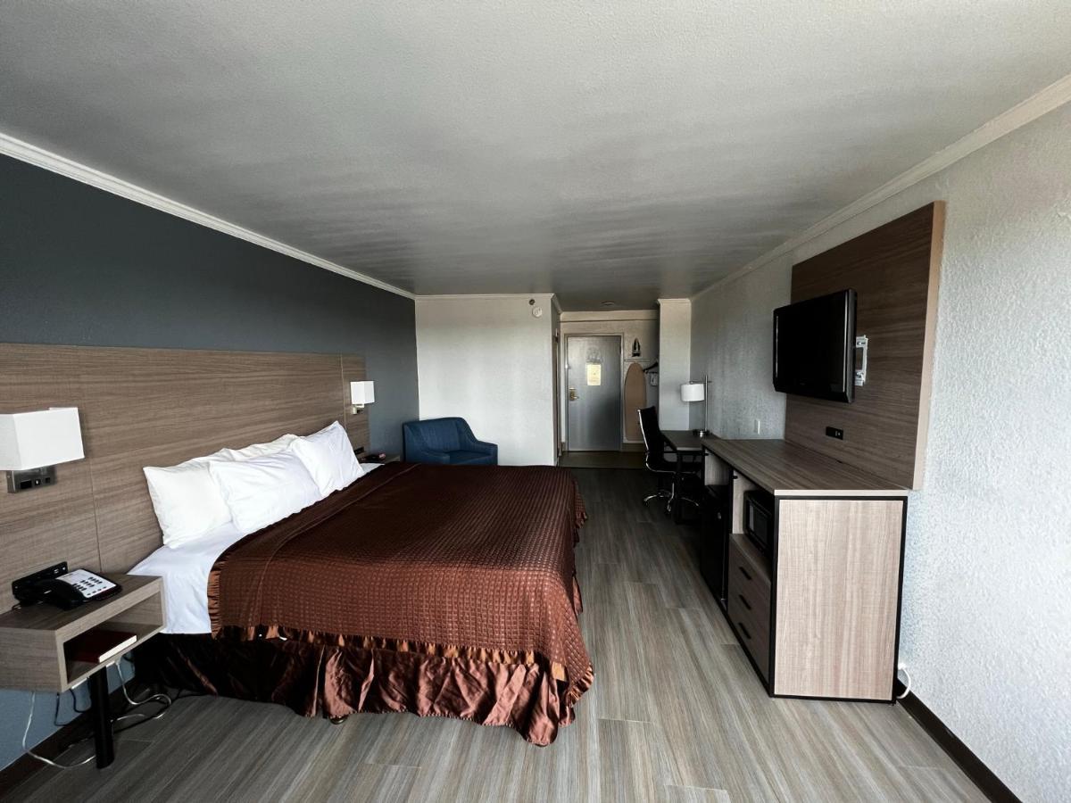 Super 8 By Wyndham Fort Worth Entertainment District Bagian luar foto